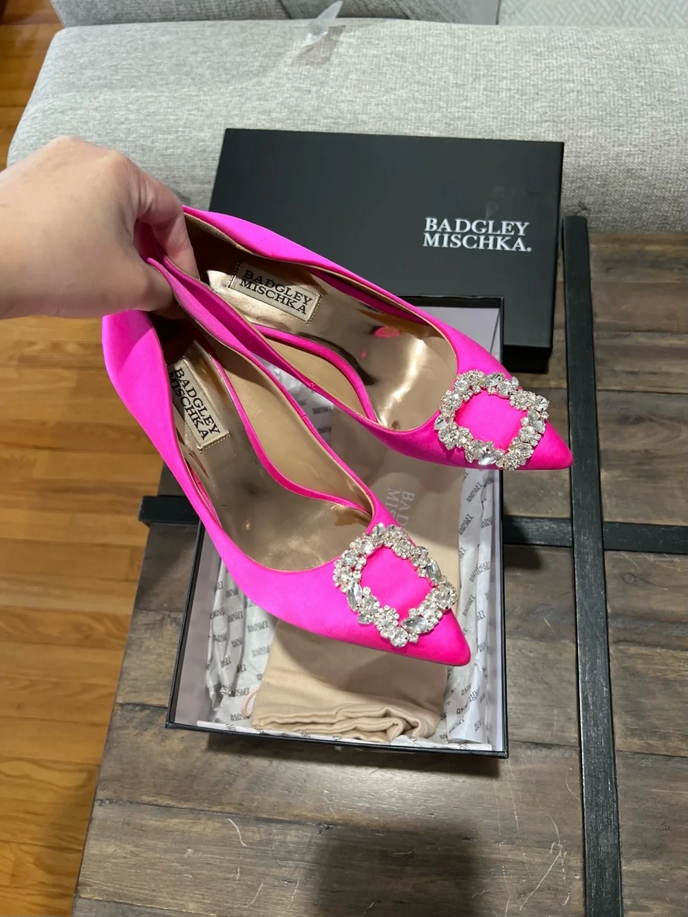 Badgley Mischka Hot Pink Satin Heels Pump Stiletto Pointed Toe Rhinestone Size 6